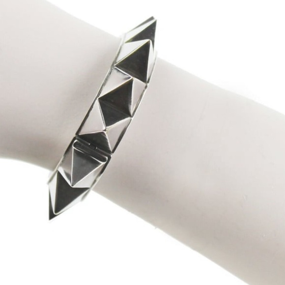 Tom Binns pyramid spike cuff in a gunmetal tone authentic bracelet so beautiful - Picture 4 of 8